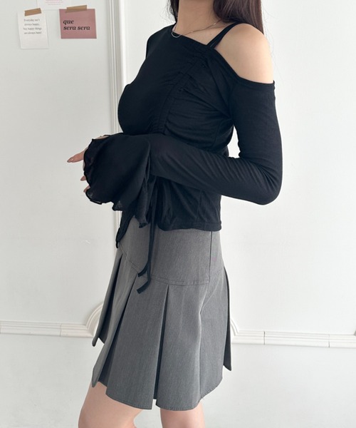 wears(ウェアーズ)の「ワンオフショルダー サイドギャザー袖フリルトップス(Tシャツ/カットソー・レディース・グレー/ブラック/ホワイト・FREE)」の15枚目の写真