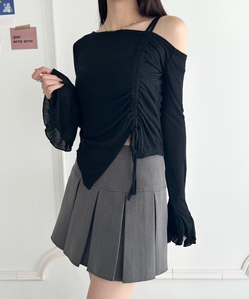 wears(ウェアーズ)の「ワンオフショルダー サイドギャザー袖フリルトップス(Tシャツ/カットソー・レディース・グレー/ブラック/ホワイト・FREE)」の16枚目の写真