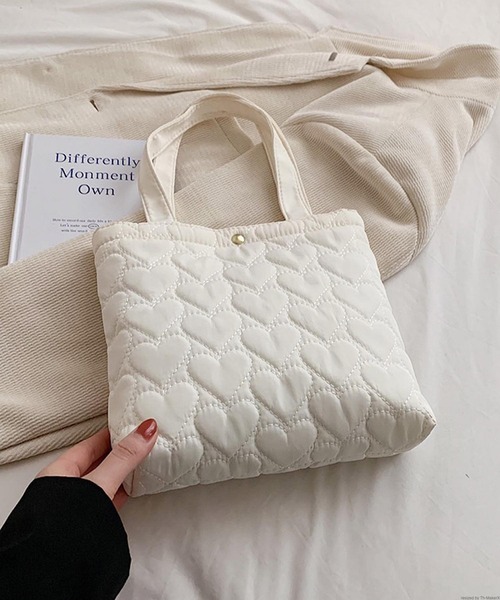 VIBGYOR(ヴィブジョー)の「Liaa/ ハートキルティングバッグA18186(トートバッグ・レディース・ブラック/ピンク/ホワイト・FREE)」の8枚目の写真