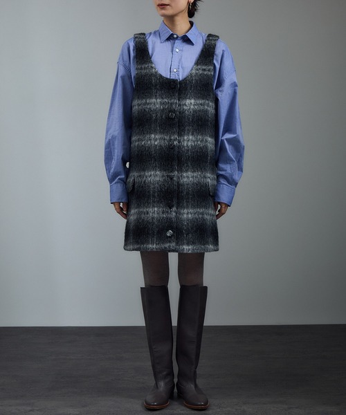 SALON adam et rope'(サロン アダム エ ロペ)の「BALLIシャギーミニジャンパースカート(ジャンパースカート・レディース・グレー系その他/イエロー系その他・FREE)」の17枚目の写真