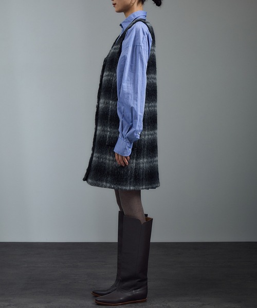 SALON adam et rope'(サロン アダム エ ロペ)の「BALLIシャギーミニジャンパースカート(ジャンパースカート・レディース・グレー系その他/イエロー系その他・FREE)」の6枚目の写真