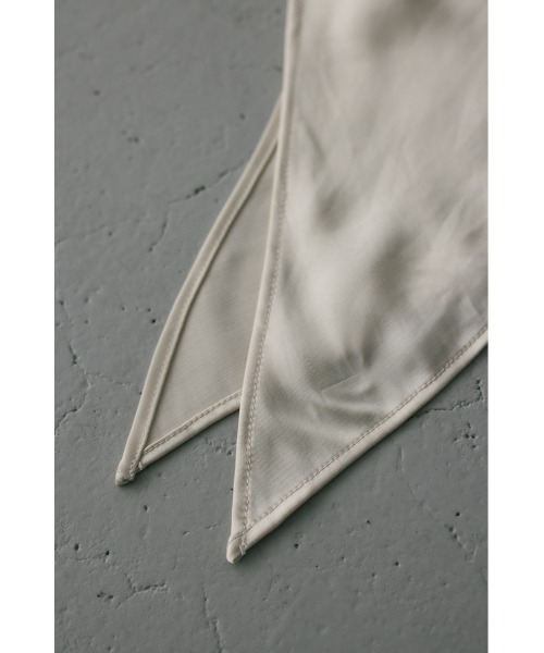 STYLEMIXER(スタイルミキサー)の「サテンスカーフ(バンダナ/スカーフ・レディース・ブラウン/アイボリー・FREE)」の5枚目の写真