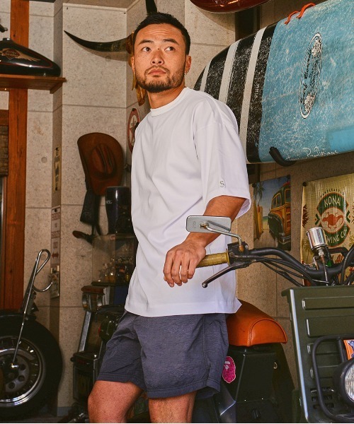 Sunny Smith(サニースミス)の「へビーオンス Cool Smith ワッペン 半袖Tシャツ(Tシャツ/カットソー・メンズ・チャコール/オフホワイト/ネイビー・LARGE/MEDIUM)」の6枚目の写真