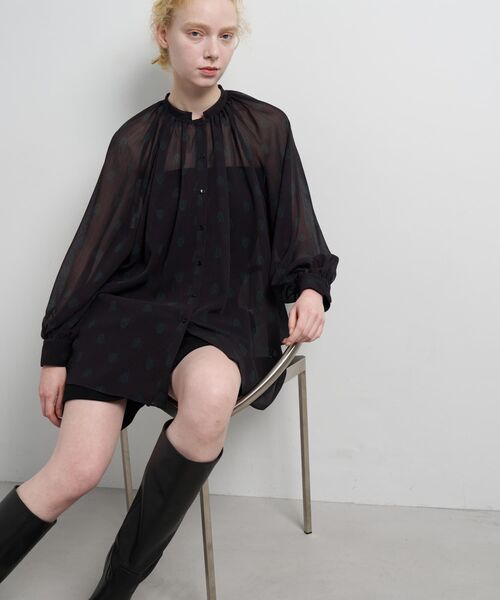 LANVIN en Bleu(ランバンオンブルー)の「Art DECO 100e ブラウス(シャツ/ブラウス・レディース・ボルドー・38)」の1枚目の写真