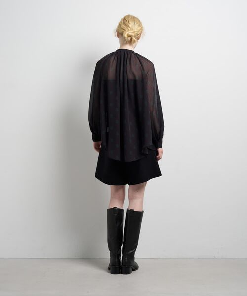LANVIN en Bleu(ランバンオンブルー)の「Art DECO 100e ブラウス(シャツ/ブラウス・レディース・ボルドー・38)」の4枚目の写真