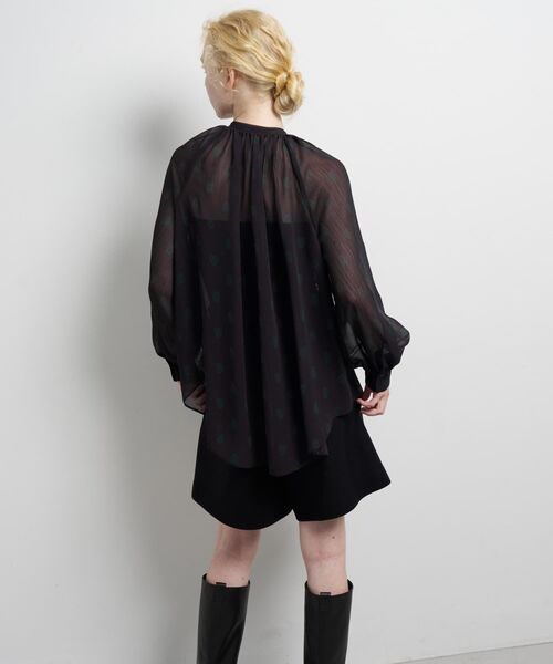 LANVIN en Bleu(ランバンオンブルー)の「Art DECO 100e ブラウス(シャツ/ブラウス・レディース・ボルドー・38)」の7枚目の写真