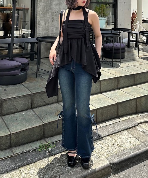 Another Branch olive des olive(アナザーブランチオリーブデオリーブ)の「サイドレースUPセミフレアデニム(デニムパンツ・レディース・ブラック/ケミカルウォッシュ/インディゴブルー/その他・MEDIUM/SMALL)」の1枚目の写真