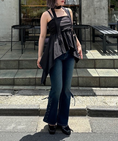 Another Branch olive des olive(アナザーブランチオリーブデオリーブ)の「サイドレースUPセミフレアデニム(デニムパンツ・レディース・ブラック/ケミカルウォッシュ/インディゴブルー/その他・MEDIUM/SMALL)」の5枚目の写真
