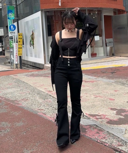Another Branch olive des olive(アナザーブランチオリーブデオリーブ)の「サイドレースUPセミフレアデニム(デニムパンツ・レディース・ブラック/ケミカルウォッシュ/インディゴブルー/その他・MEDIUM/SMALL)」の13枚目の写真