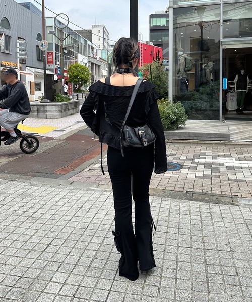 Another Branch olive des olive(アナザーブランチオリーブデオリーブ)の「サイドレースUPセミフレアデニム(デニムパンツ・レディース・ブラック/ケミカルウォッシュ/インディゴブルー/その他・MEDIUM/SMALL)」の15枚目の写真