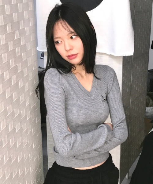 MUCENT（ムセント）の「◇MUCENT◇ブランド直輸入正規品/春も着れる！ジャンニ Vネック クロップド リブ編み ニット GIANNI V-NECK CROP RIB KNIT（ニット/セーター・レディース・グレー/アイボリー/ブラック/チャコール/ベージュ/ネイビー・FREE）」の14枚目の写真