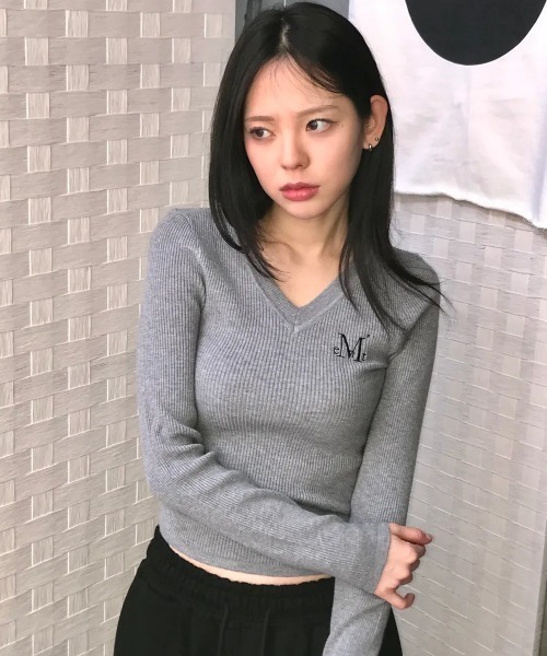 週末限定価格　タグつき未使用 SLIT RIB KNITスリットリブニット 週末限定価格 タグつき未使用 SLIT RIB KNITスリットリブニット