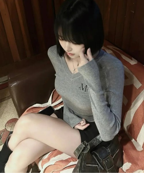 MUCENT（ムセント）の「◇MUCENT◇ブランド直輸入正規品/春も着れる！ジャンニ Vネック クロップド リブ編み ニット GIANNI V-NECK CROP RIB KNIT（ニット/セーター・レディース・グレー/アイボリー/ブラック/チャコール/ベージュ/ネイビー・FREE）」の16枚目の写真