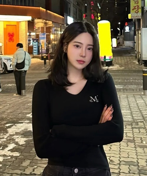 MUCENT（ムセント）の「◇MUCENT◇ブランド直輸入正規品/春も着れる！ジャンニ Vネック クロップド リブ編み ニット GIANNI V-NECK CROP RIB KNIT（ニット/セーター・レディース・グレー/アイボリー/ブラック/チャコール/ベージュ/ネイビー・FREE）」の22枚目の写真