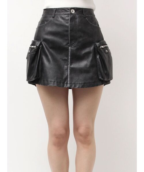 GYDA（ジェイダ）の「URBAN EDGEフェイクレザーユーティリティースカートライクショートパンツ（スカート・レディース・レッド/ブラウン/ブラック・FREE）」の11枚目の写真