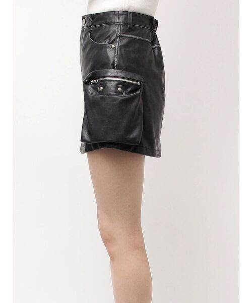 GYDA（ジェイダ）の「URBAN EDGEフェイクレザーユーティリティースカートライクショートパンツ（スカート・レディース・レッド/ブラウン/ブラック・FREE）」の12枚目の写真