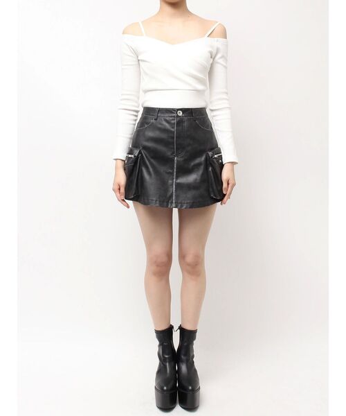 GYDA（ジェイダ）の「URBAN EDGEフェイクレザーユーティリティースカートライクショートパンツ（スカート・レディース・レッド/ブラウン/ブラック・FREE）」の14枚目の写真