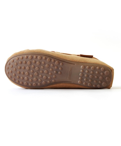 Minnetonka（ミネトンカ）の「MINNETONKA（ミネトンカ） / ウッドビーズ 本革 スエード ボアモカシンシューズ KYRA SLIPPER（モカシン/デッキシューズ・レディース・チャコールグレー/ブラック/ベージュ・8/7/6/9/5）」の12枚目の写真