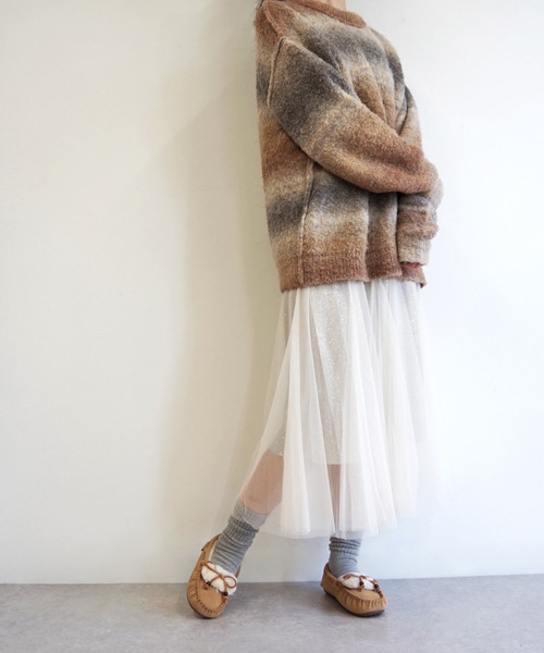 Minnetonka（ミネトンカ）の「MINNETONKA（ミネトンカ） / ウッドビーズ 本革 スエード ボアモカシンシューズ KYRA SLIPPER（モカシン/デッキシューズ・レディース・チャコールグレー/ブラック/ベージュ・8/7/6/9/5）」の20枚目の写真