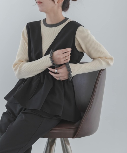 URBAN RESEARCH Sonny Label（アーバンリサーチサニーレーベル）の「『洗濯可』袖口フリルクルーネックプルオーバー（ニット/セーター・レディース・ブラウン/ネイビー/グレー/ホワイト×グレー・FREE）」の2枚目の写真