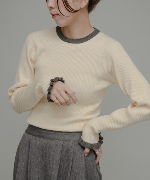 URBAN RESEARCH Sonny Label（アーバンリサーチサニーレーベル）の「『洗濯可』袖口フリルクルーネックプルオーバー（ニット/セーター・レディース・ブラウン/ネイビー/グレー/ホワイト×グレー・FREE）」の12枚目の写真