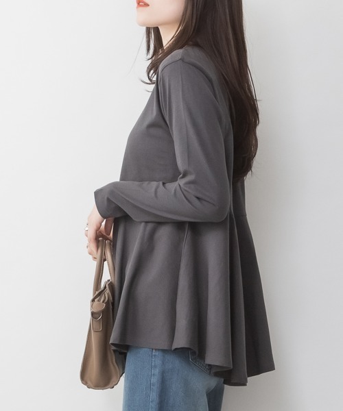 RCD(アールシーディー)の「裾フレア長袖カットソー(Tシャツ/カットソー・レディース・ブラック/チャコールグレー/オフホワイト/カーキ/グレイッシュベージュ・M-L/LL~3L/4L~5L)」の14枚目の写真