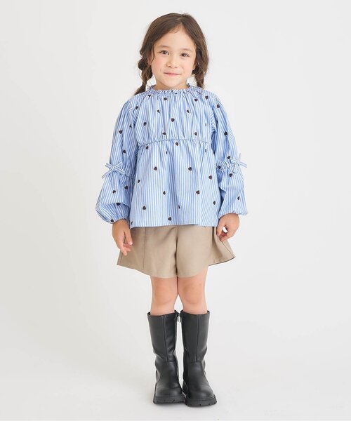 apres les cours（アプレレクール）の「【リンク/ジュニア対応】袖リボンハート・さくらんぼ刺繍チュニック（シャツ/ブラウス・キッズ・アイボリー/サックスブルー・100/90/80/140/130/120/110）」の3枚目の写真