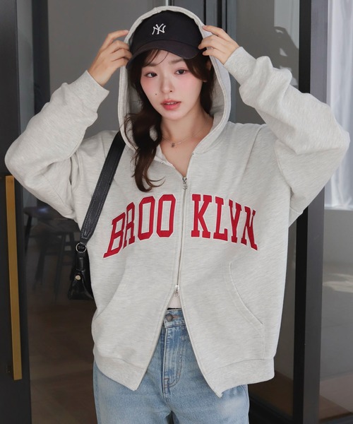 WEGO（ウィゴー）の「WEGO/【26年春 新色登場】グラフィック ダブルZIP BIGパーカー（パーカー・レディース・ブラウン/アッシュグレー/ネイビー/スミクロ/杢グレー/その他1/レッド/グリーン/ワイン/オートミール/ピンク・FREE）」の5枚目の写真