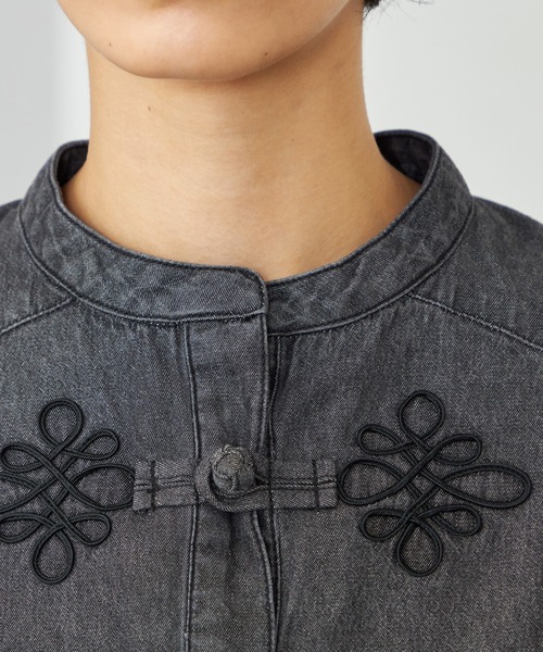 SOMETHING（サムシング）の「SOMETHING刺繍チャイナデニムシャツ（シャツ/ブラウス・レディース・ブラック系その他/ブルー・FREE）」の15枚目の写真