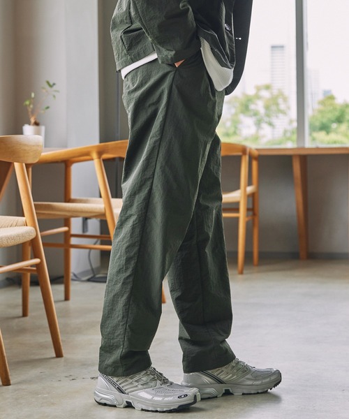 セットアップ対応】マルチファンクショナルナイロン タックテーパード