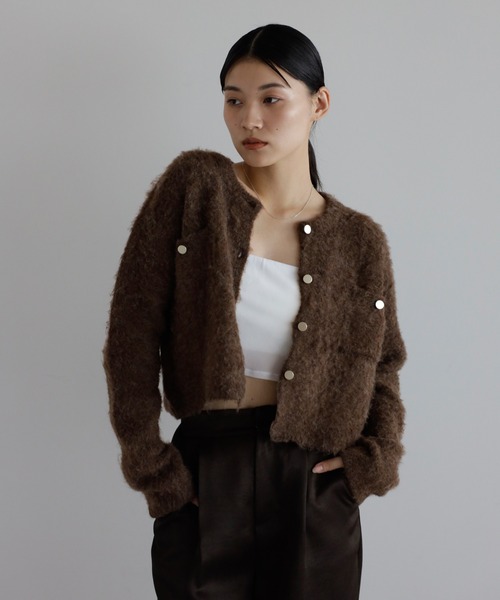 ENC（エンク）の「gold button mini pocket cardigan / 金釦ミニポケットシャギーカーディガン（カーディガン/ボレロ・レディース・ブラック/アイボリー/ダークブラウン・FREE）」の3枚目の写真