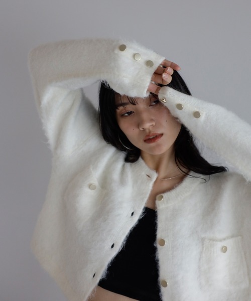 ENC（エンク）の「gold button mini pocket cardigan / 金釦ミニポケットシャギーカーディガン（カーディガン/ボレロ・レディース・ブラック/アイボリー/ダークブラウン・FREE）」の6枚目の写真