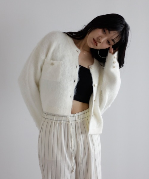 ENC（エンク）の「gold button mini pocket cardigan / 金釦ミニポケットシャギーカーディガン（カーディガン/ボレロ・レディース・ブラック/アイボリー/ダークブラウン・FREE）」の7枚目の写真