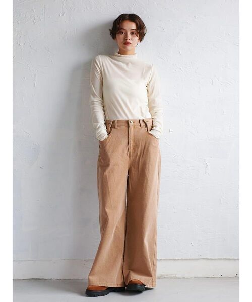 FIKA.（フィーカ）の「Mellow velour top（Tシャツ/カットソー・レディース・ブラウン/ブラック/オフホワイト・MEDIUM）」の4枚目の写真