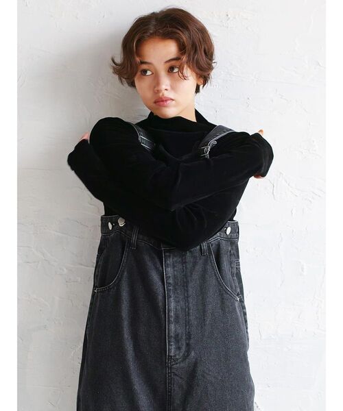 FIKA.（フィーカ）の「Mellow velour top（Tシャツ/カットソー・レディース・ブラウン/ブラック/オフホワイト・MEDIUM）」の7枚目の写真