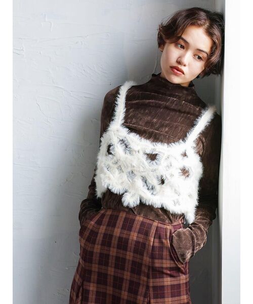 FIKA.（フィーカ）の「Mellow velour top（Tシャツ/カットソー・レディース・ブラウン/ブラック/オフホワイト・MEDIUM）」の16枚目の写真
