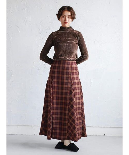 FIKA.（フィーカ）の「Mellow velour top（Tシャツ/カットソー・レディース・ブラウン/ブラック/オフホワイト・MEDIUM）」の17枚目の写真
