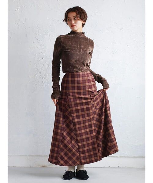 FIKA.（フィーカ）の「Mellow velour top（Tシャツ/カットソー・レディース・ブラウン/ブラック/オフホワイト・MEDIUM）」の18枚目の写真