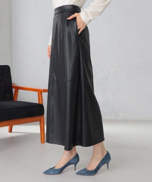 GALLORIA（ギャローリア）の「フェイクレザーセミフレアスカート（スカート・レディース・ブラック/ブラウン・L/M/S/LL）」の5枚目の写真
