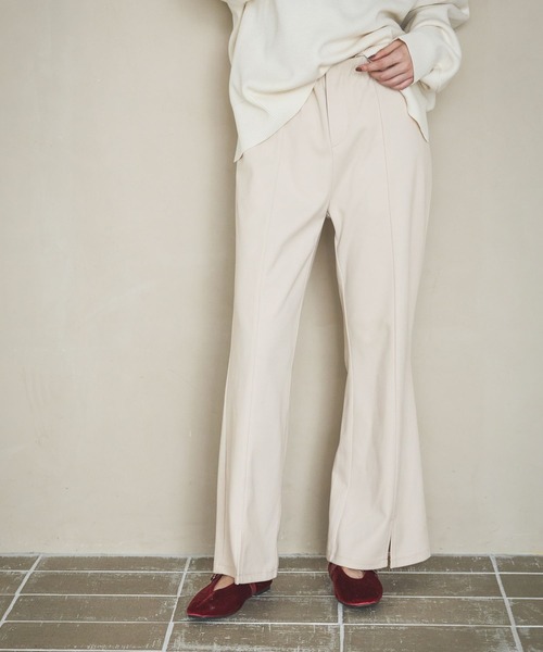 LAKOLE(ラコレ)の「起毛カットフレアパンツ / 598991(その他パンツ・レディース・ブラウン/チャコールグレー/ブラック/ライトベージュ・FREE)」の4枚目の写真