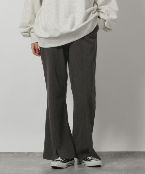LAKOLE(ラコレ)の「起毛カットフレアパンツ / 598991(その他パンツ・レディース・ブラウン/チャコールグレー/ブラック/ライトベージュ・FREE)」の1枚目の写真