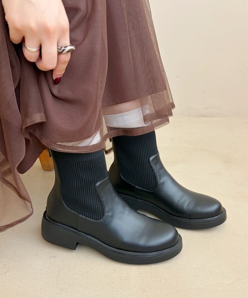 WA ORiental TRaffic(ダブルエーオリエンタルトラフィック)の「厚底 リブニット バックジップ ブーツ /52407(ブーツ・レディース・ブラック/ブラウン/ベージュ・S/M/L/LL/SS/3L)」の2枚目の写真