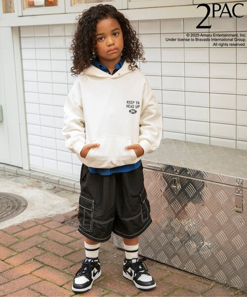 BREEZE(ブリーズ)の「Tupacコラボパーカー(パーカー・キッズ・アイボリー/ブラック・90/100/110/120/130/140/150)」の7枚目の写真