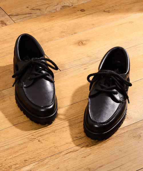 Tomo & Co(トモアンドシーオー)の「Tomo&Co トモアンドシーオー / FAT LACE DECK SHOES ベジタブルタンニンレザーファットレースデッキシューズ / TMTKS-S-0063(モカシン/デッキシューズ・メンズ・ブラウン/ブラック・27cm/26cm/25cm)」の3枚目の写真