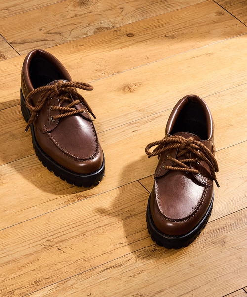 Tomo & Co(トモアンドシーオー)の「Tomo&Co トモアンドシーオー / FAT LACE DECK SHOES ベジタブルタンニンレザーファットレースデッキシューズ / TMTKS-S-0063(モカシン/デッキシューズ・メンズ・ブラウン/ブラック・27cm/26cm/25cm)」の4枚目の写真