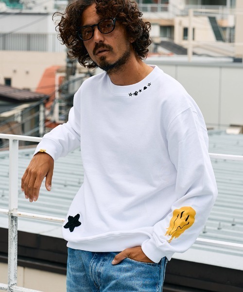 STUD MUFFIN（スタッドマフィン）の「msw1807-オーセンティックパイル ウェービーロゴ スマイルスエットシャツ(614-02856)（スウェット・メンズ・イエロー/ホワイト/ブラック/チャコールグレー・2/3/4）」の2枚目の写真