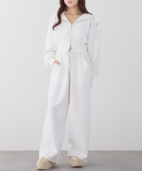 one after another NICE CLAUP（ワンアフターアナザーナイスクラップ）の「【セットで着れる】ビジュー付きショートパーカー（パーカー・レディース・オフホワイト/チャコールグレー/杢グレー/ピンク・FREE）」の5枚目の写真