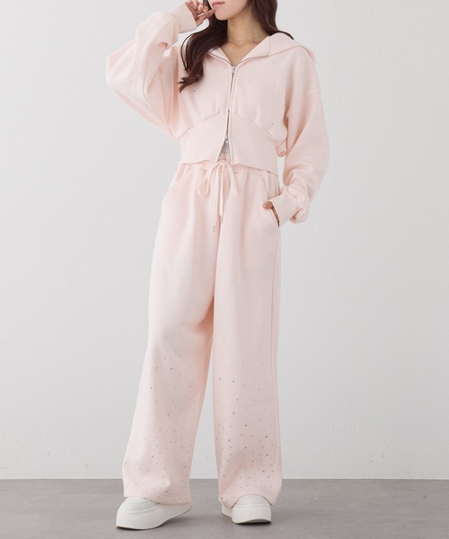 one after another NICE CLAUP（ワンアフターアナザーナイスクラップ）の「【セットで着れる】ビジュー付きショートパーカー（パーカー・レディース・オフホワイト/チャコールグレー/杢グレー/ピンク・FREE）」の17枚目の写真