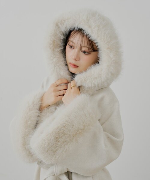 ファー襟ケープコート（その他アウター）｜Chico（チコ）の