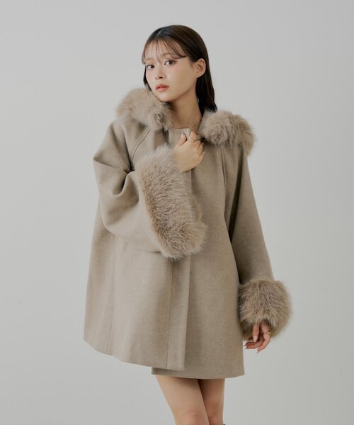 ファー襟ケープコート（その他アウター）｜Chico（チコ）の